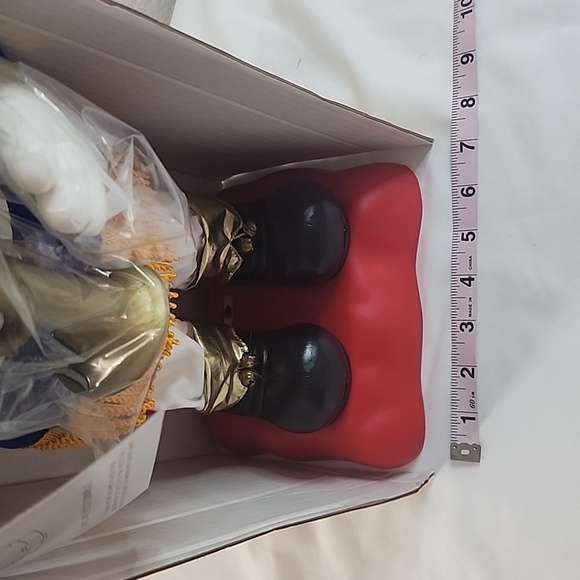 BNIB Rare Disney Battery Operated Musical Goofy Nutcracker Style Figurine - Picture 7 of 13